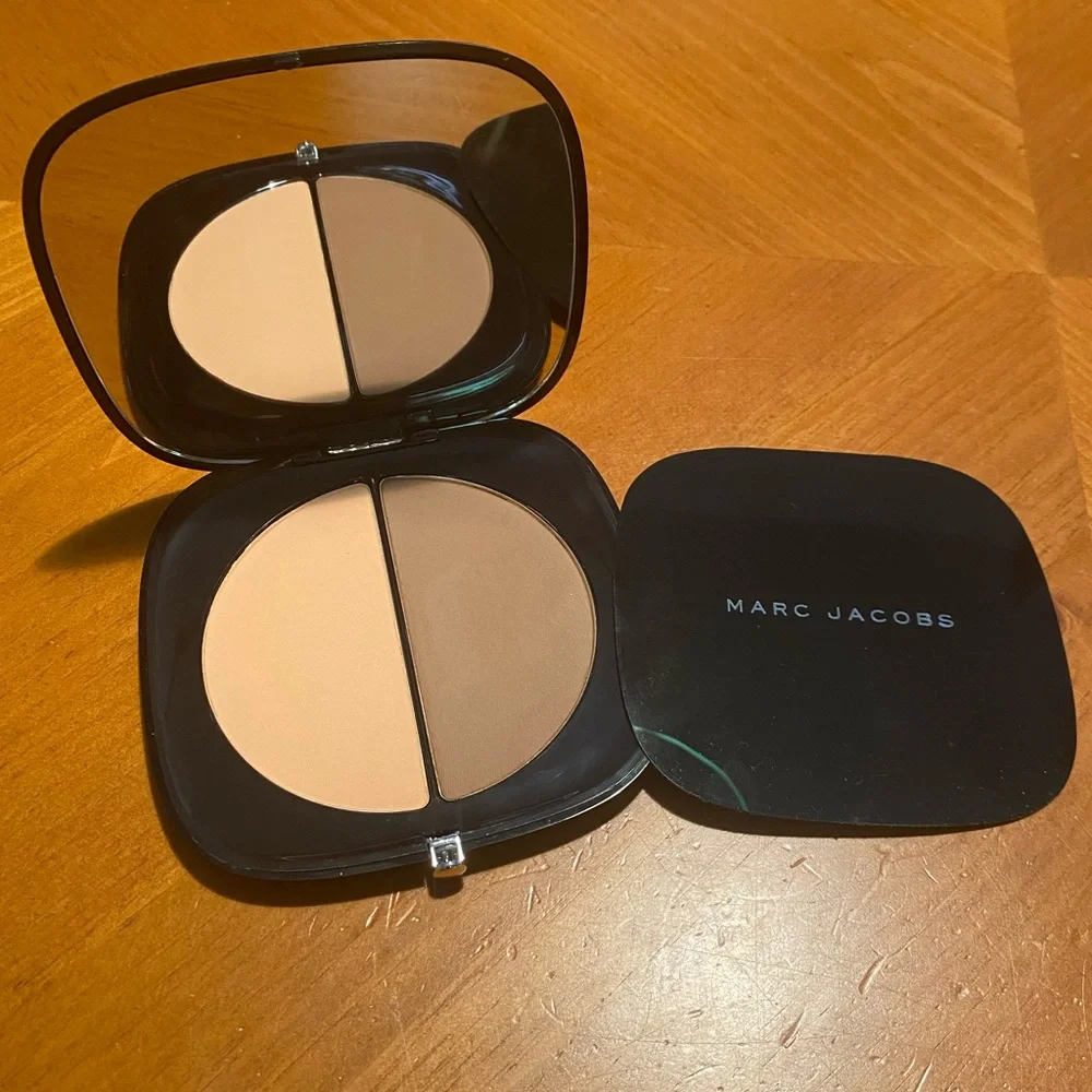 Marc Jacobs Light Filtering Contour Powder